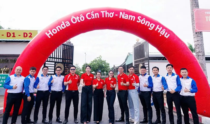 TP. Cần Thơ: Honda Ôtô Cần Thơ - Nam Sông Hậu chung tay lan tỏa thông điệp "An toàn giao thông"